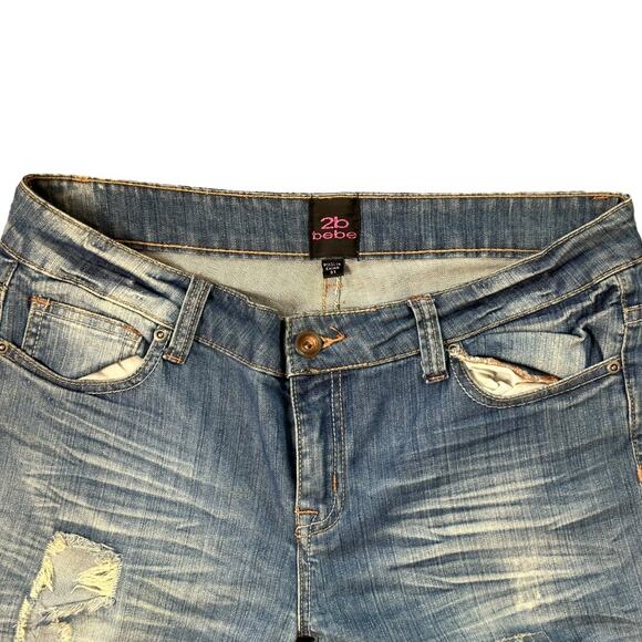 2b bebe Jeans Women's Size 31 Medium Dark Wash Ripped Lace Detailing Denim - Picture 2 of 6